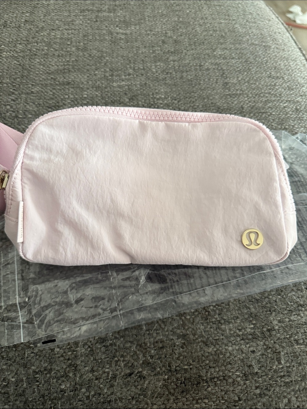 BRAND NEW lululemon athletica Light Pink Cosmetic Crossbody Pouched BELTBAG